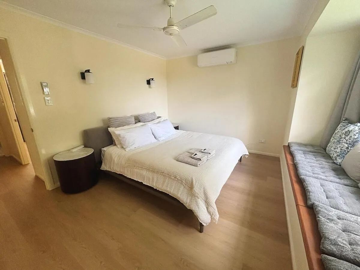 Spacious Home In Shailer Park Tanah Merah 0*,  Australie
