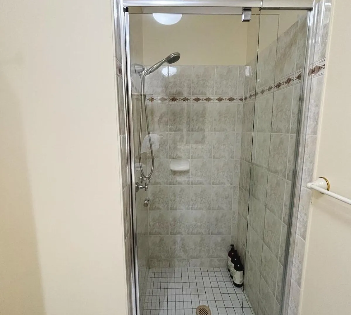 Villa Spacious Home In Shailer Park Tanah Merah